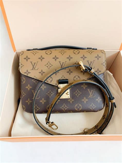 louis vuitton monogram canvas pochette metis shoulder bag|louis vuitton reverse monogram.